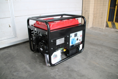 картинка Бензиновый генератор Амперос LT17000E с АВР от магазина Генератор Центр